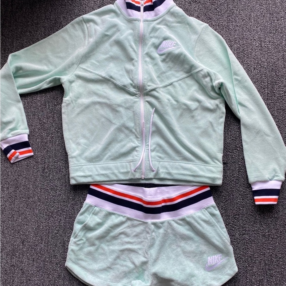 Nike set - Picture 2 of 5